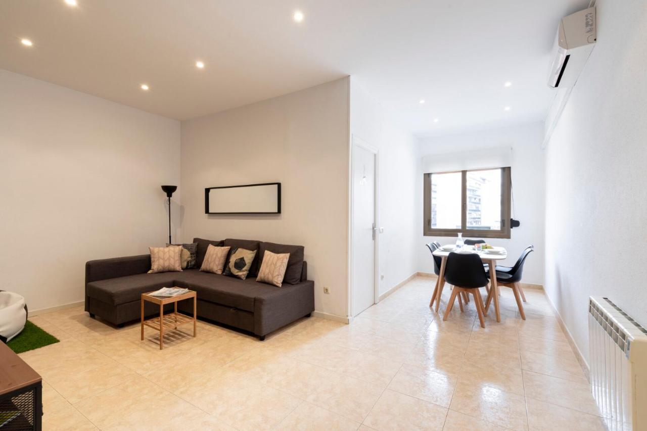 The Camp Nou Fcb Apartment Barcelona Eksteriør billede